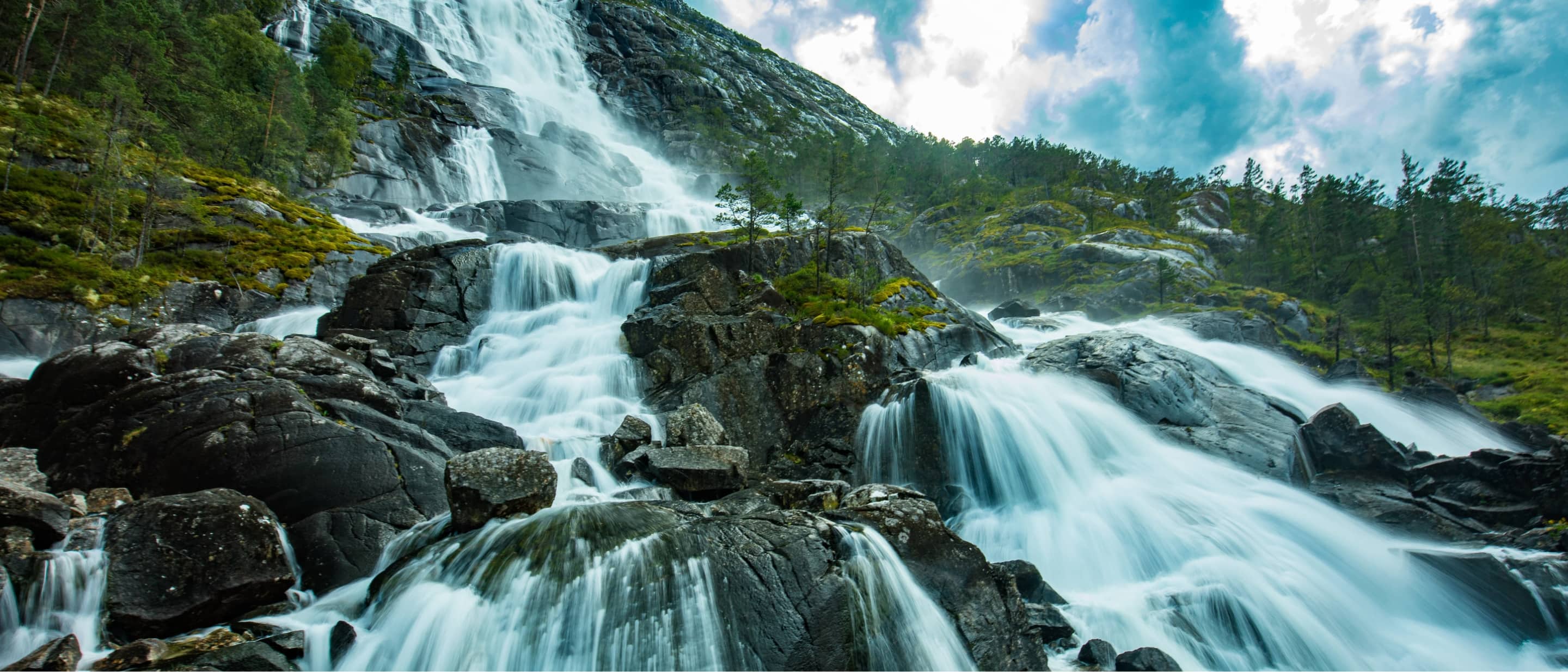 Åkrafjord & Langfoss Waterfall